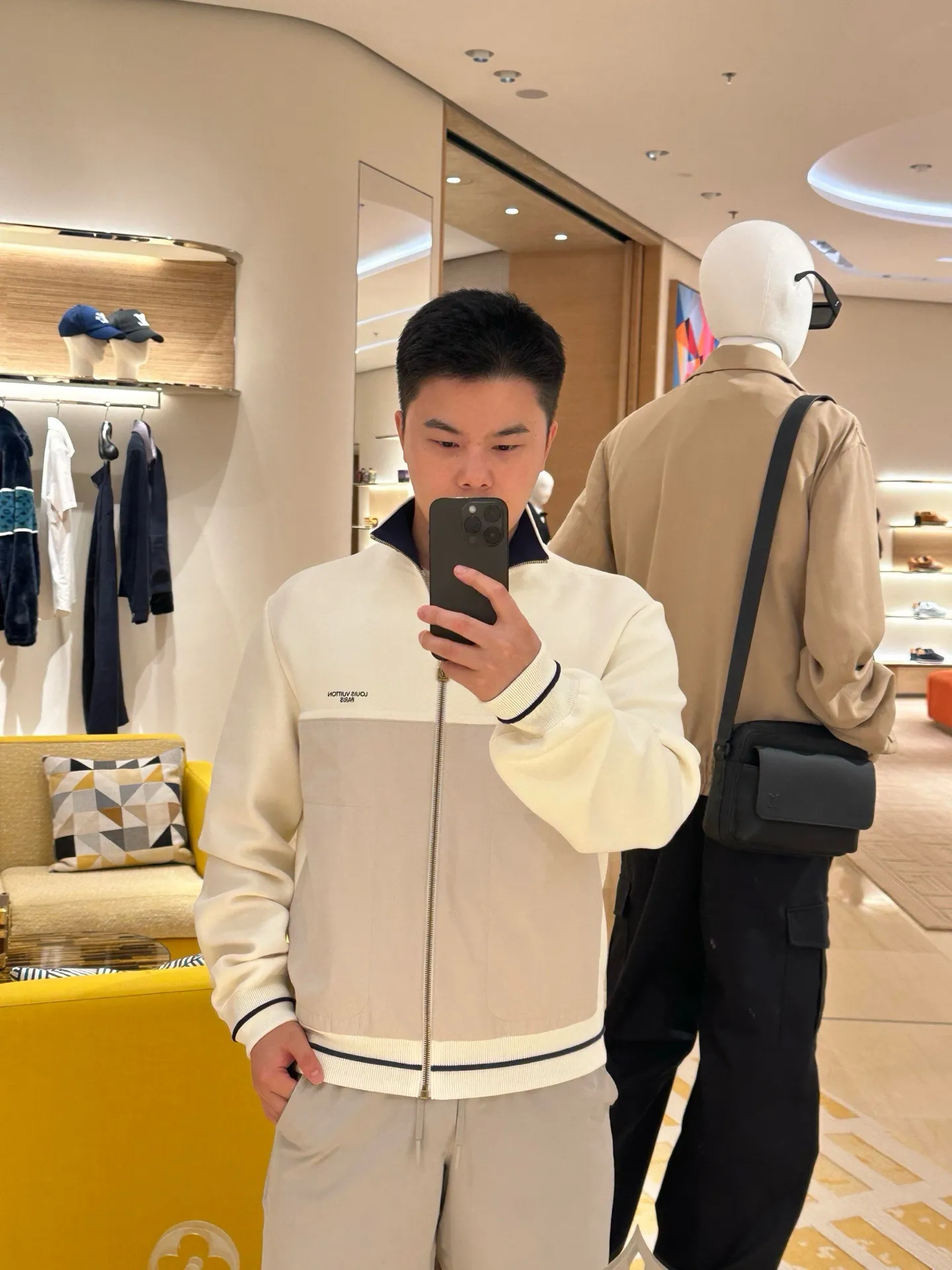 Louis Vuitton/Louis Vuitton off-white embroidered patchwork mixed knitted sports jacket